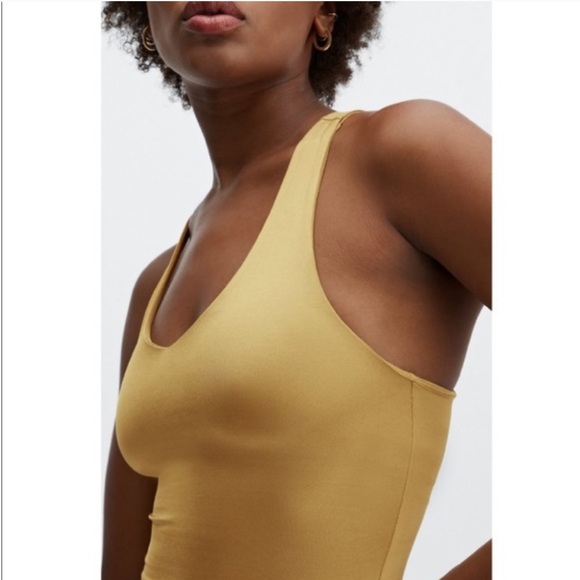 Averie Shine Built-In Bra Tank Fabletics Racerback Sports Bra Gold M NWT - Picture 1 of 6
